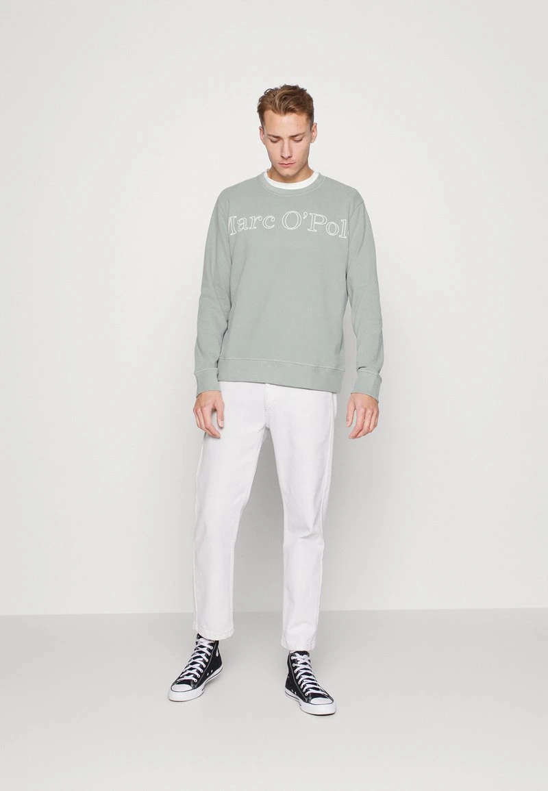 Marc O'Polo CREW NECK LONG SLEEVE - Sweatshirt - Fermented Fern | Herren 2 Marc O'Polo CREW NECK LONG SLEEVE - Sweatshirt - Fermented Fern | Herren – Bild 2