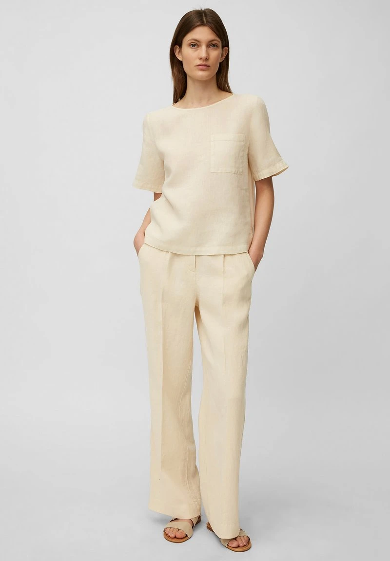 Marc O'Polo BLOUSE SHORT SLEEVE CHEST POCKET STYLE - Bluse - Summer Taupe | Damen 2 Marc O'Polo BLOUSE SHORT SLEEVE CHEST POCKET STYLE - Bluse - Summer Taupe | Damen – Bild 2