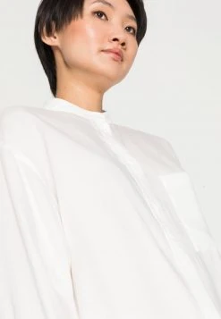 Marc O'Polo Damen BLOUSE LONG SLEEVE STAND UP COLLAR BUTTON PLACKET - Bluse - Salty White 9 Marc O'Polo Damen BLOUSE LONG SLEEVE STAND UP COLLAR BUTTON PLACKET - Bluse - Salty White -Marc O'Polo Verkäufe 1499e410b5e44cf891499a07b63023a4