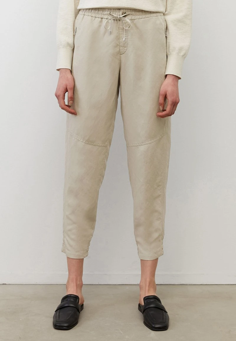 Marc O'Polo TRAVEL LONTTA - Stoffhose - Herbal Steam | Damen 3 Marc O'Polo TRAVEL LONTTA - Stoffhose - Herbal Steam | Damen – Bild 3