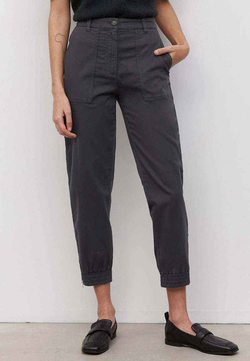 Marc O'Polo IM JOGGPANTS STIL AUS SOFTEM STRETCH - Stoffhose - Deep Sky | Damen 2 Marc O'Polo IM JOGGPANTS STIL AUS SOFTEM STRETCH - Stoffhose - Deep Sky | Damen – Bild 2