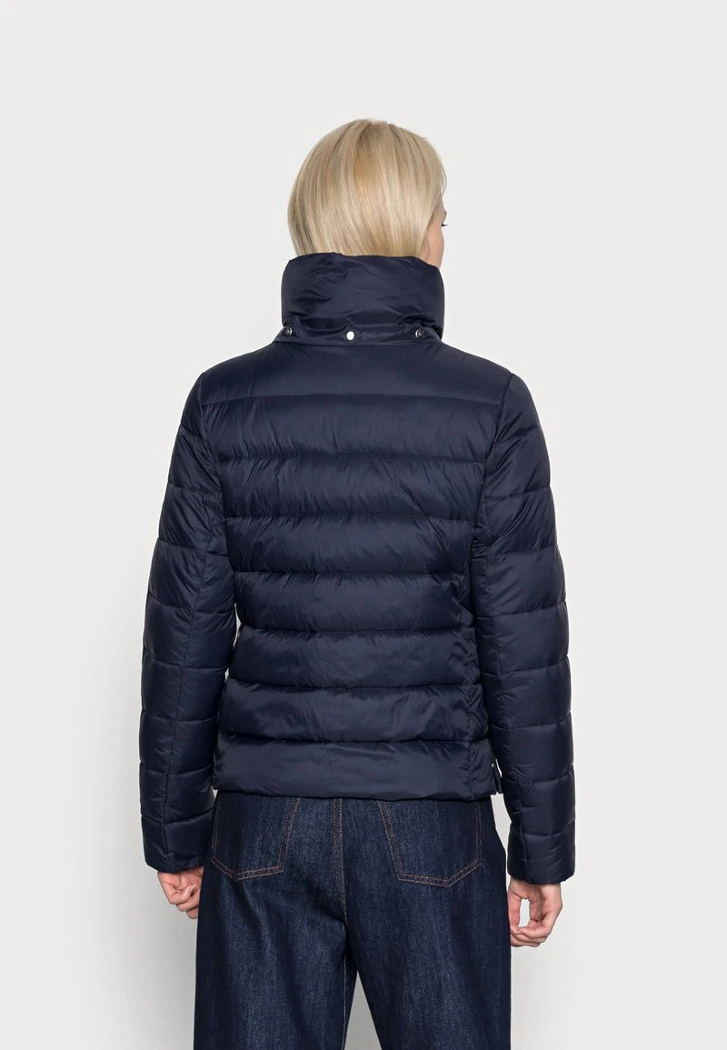 Marc O'Polo RECYCLED NO, RECYCLED COMPONENTS, SORONA FILL - Winterjacke - Midnight Blue | Damen 4 Marc O'Polo RECYCLED NO, RECYCLED COMPONENTS, SORONA FILL - Winterjacke - Midnight Blue | Damen – Bild 4