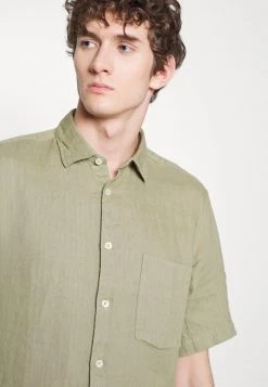 Marc O'Polo KENT COLLAR SHORT SLEEVE ONE CHEST POCKET - Hemd - Petrified Oak | Herren 9 Marc O'Polo KENT COLLAR SHORT SLEEVE ONE CHEST POCKET - Hemd - Petrified Oak | Herren -Marc O'Polo Verkäufe 37d1eb52fa5544ccbefd8c08d6d0e79a