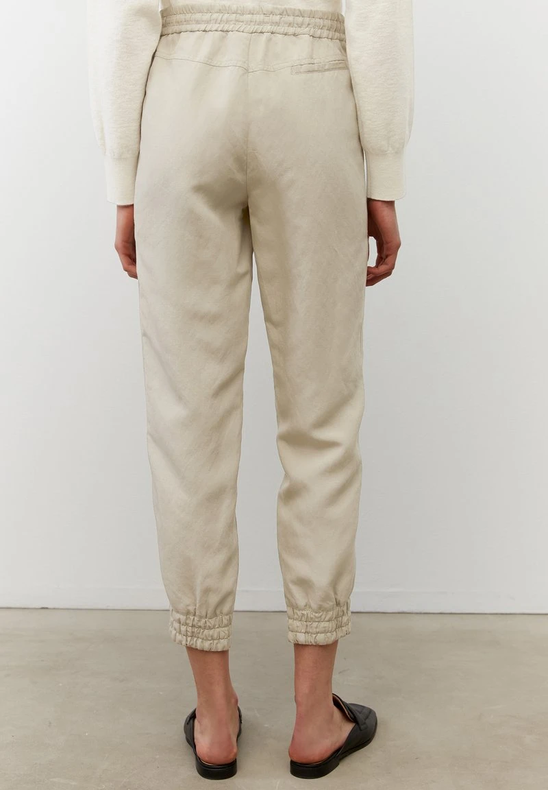 Marc O'Polo TRAVEL LONTTA - Stoffhose - Herbal Steam | Damen 4 Marc O'Polo TRAVEL LONTTA - Stoffhose - Herbal Steam | Damen – Bild 4