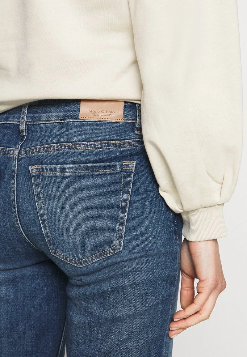 Marc O'Polo TROUSER MID WAIST - Jeans Straight Leg - Blue Denim | Damen 4 Marc O'Polo TROUSER MID WAIST - Jeans Straight Leg - Blue Denim | Damen – Bild 4