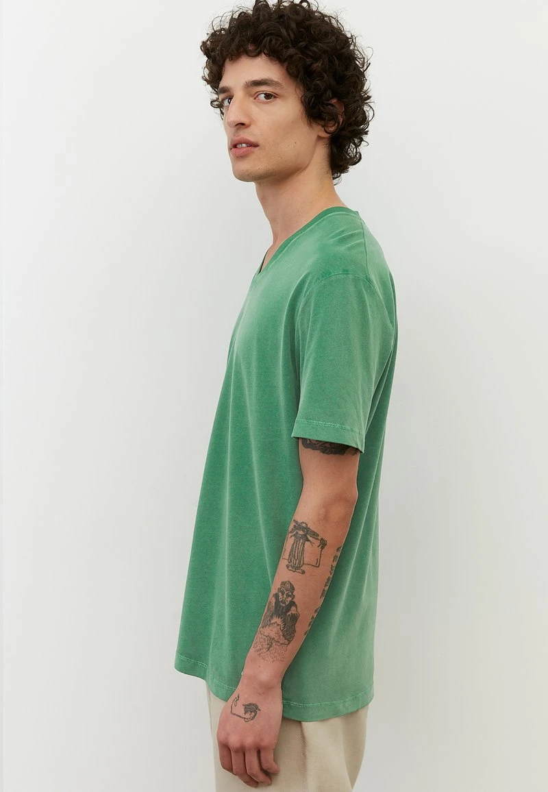 Marc O'Polo IN SOFT TOUCH QUALITÄT - T-Shirt Basic - Mowed Lawn | Herren 4 Marc O'Polo IN SOFT TOUCH QUALITÄT - T-Shirt Basic - Mowed Lawn | Herren – Bild 4