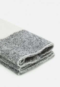 Marc O'Polo SCARF CURLY FRINGES - Schal - Off-white | Damen 6 Marc O'Polo SCARF CURLY FRINGES - Schal - Off-white | Damen -Marc O'Polo Verkäufe 5e6ff44d79c74addb3f9a1a6d67f84ef