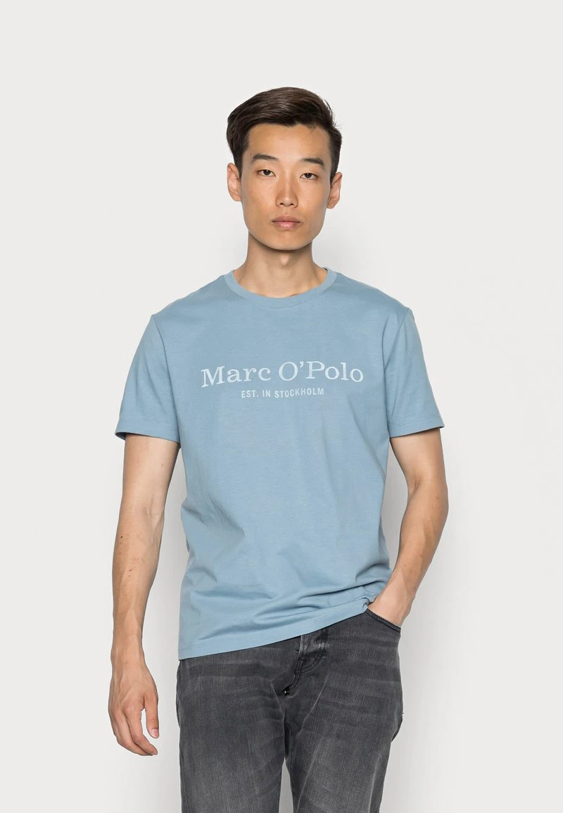 Marc O'Polo SHORT SLEEVE CLASSIC INSIDE CHEST PRINT - T-Shirt Print - Stormy Sea | Herren 1 Marc O'Polo SHORT SLEEVE CLASSIC INSIDE CHEST PRINT - T-Shirt Print - Stormy Sea | Herren