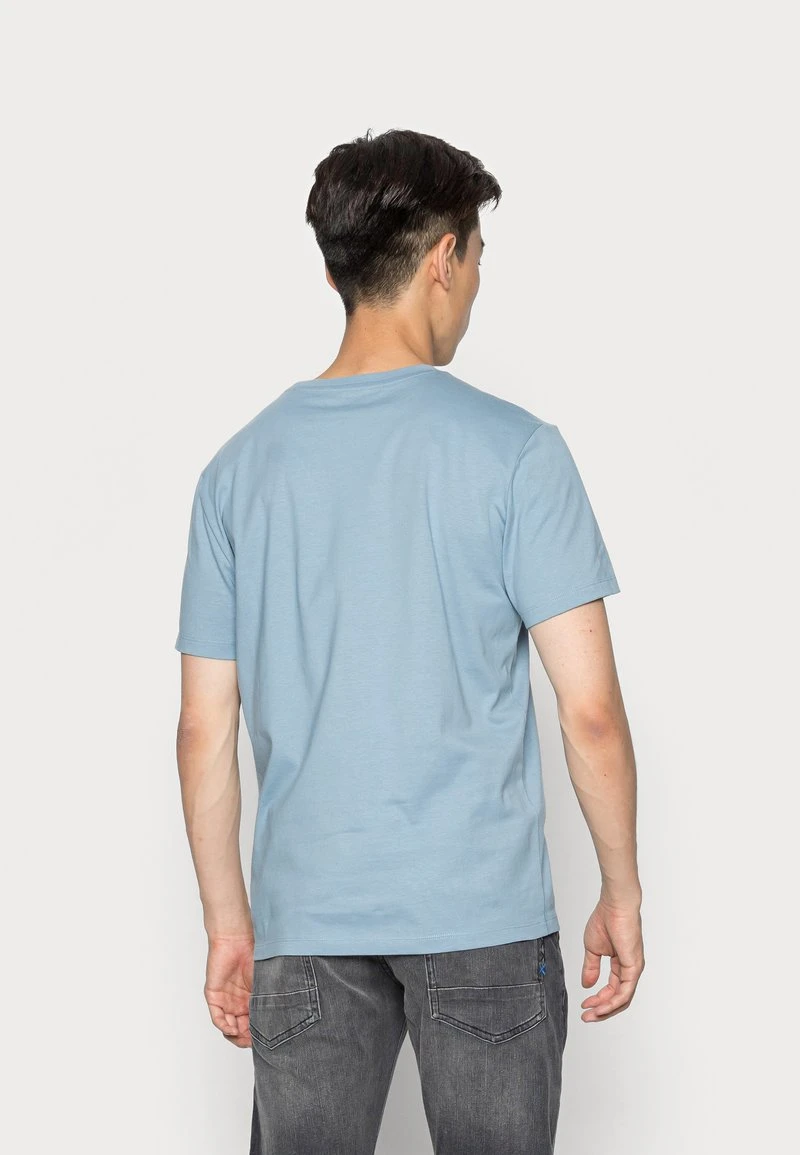 Marc O'Polo SHORT SLEEVE CLASSIC INSIDE CHEST PRINT - T-Shirt Print - Stormy Sea | Herren 3 Marc O'Polo SHORT SLEEVE CLASSIC INSIDE CHEST PRINT - T-Shirt Print - Stormy Sea | Herren – Bild 3