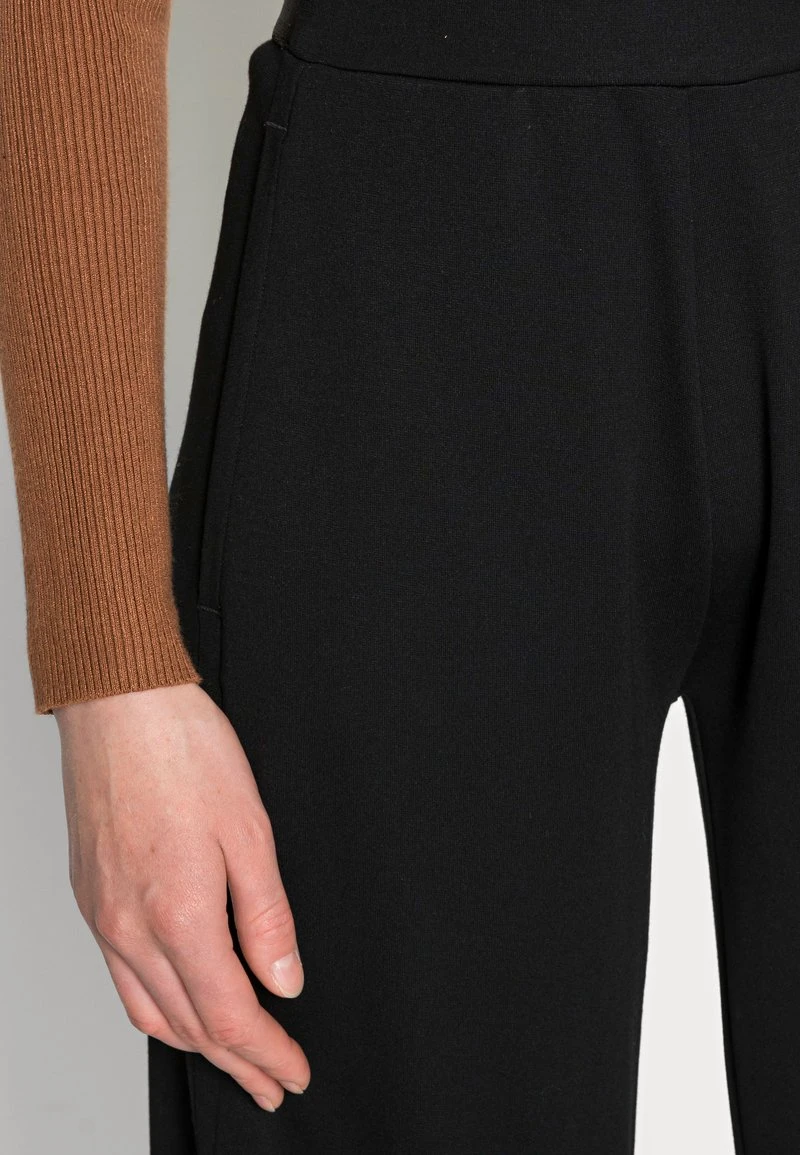 Marc O'Polo CULOTTE CROPPED LENGTH ELASTIC WAISTBAND AT BACK - Jogginghose - Black | Damen 5 Marc O'Polo CULOTTE CROPPED LENGTH ELASTIC WAISTBAND AT BACK - Jogginghose - Black | Damen – Bild 5