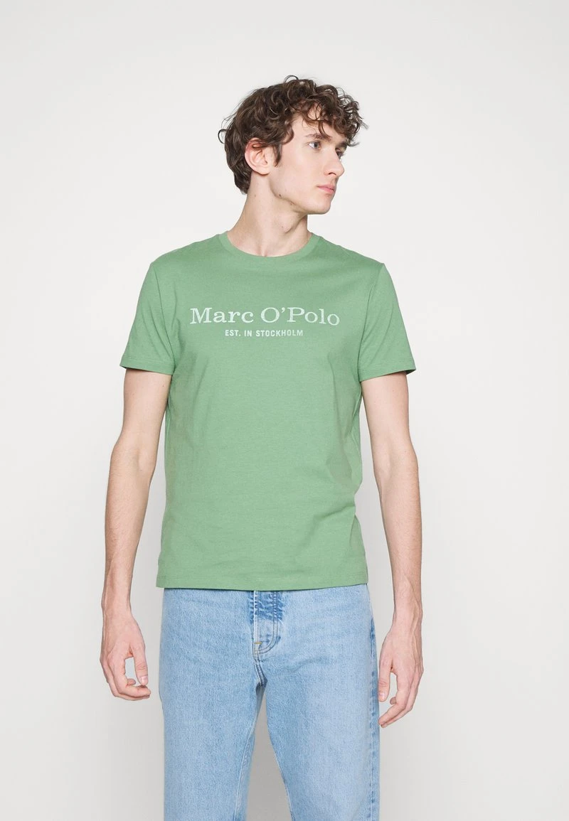Marc O'Polo SHORT SLEEVE ROUND NECK CLASSIC - T-Shirt Print - English Moss | Herren 1 Marc O'Polo SHORT SLEEVE ROUND NECK CLASSIC - T-Shirt Print - English Moss | Herren