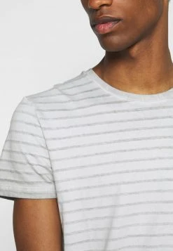 Marc O'Polo SHORT SLEEVE ROUND NECK AMERICAN SHOULDER - T-Shirt Print - Griffin | Herren 11 Marc O'Polo SHORT SLEEVE ROUND NECK AMERICAN SHOULDER - T-Shirt Print - Griffin | Herren -Marc O'Polo Verkäufe a7f38a46d3694ec6a36e482e9f68f061