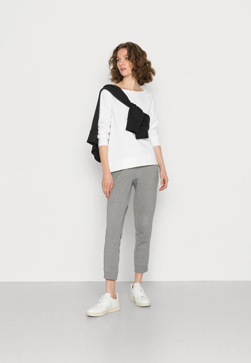 Marc O'Polo Damen LONG SLEEVE ROUND NECK PRINT AT BACK - Sweatshirt - Paper White 2 Marc O'Polo Damen LONG SLEEVE ROUND NECK PRINT AT BACK - Sweatshirt - Paper White – Bild 2