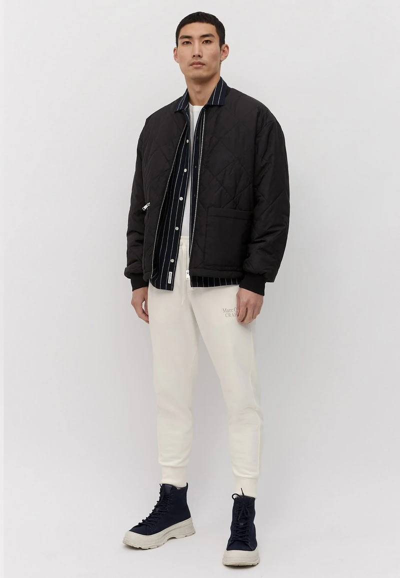 Marc O'Polo FRONT AND BACK POCKETS PLACED PRINT - Jogginghose - Silver Fern | Herren 1 Marc O'Polo FRONT AND BACK POCKETS PLACED PRINT - Jogginghose - Silver Fern | Herren