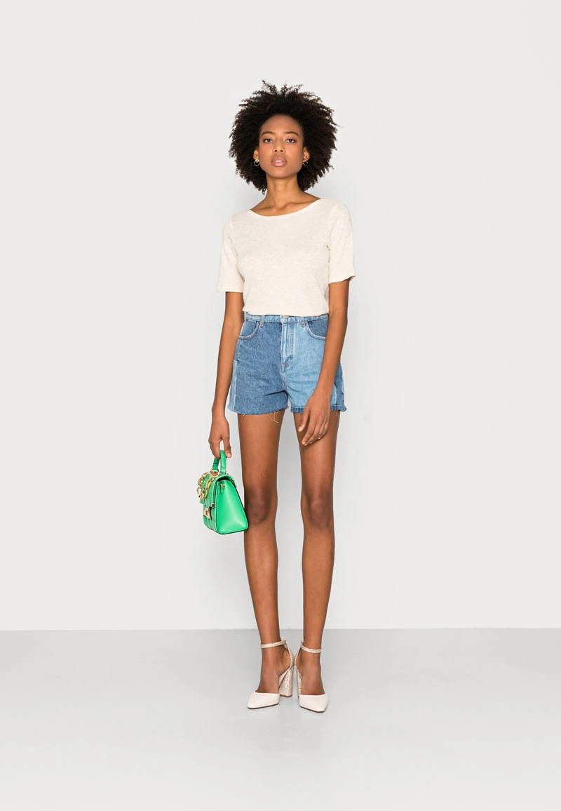 Marc O'Polo SHORT SLEEVE BOAT NECK - T-Shirt Basic - Dusty Field | Damen 2 Marc O'Polo SHORT SLEEVE BOAT NECK - T-Shirt Basic - Dusty Field | Damen – Bild 2