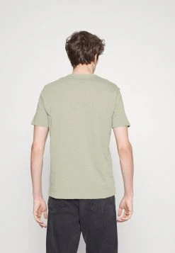 Marc O'Polo SHORT SLEEVE CREW NECK CHEST POCKET PLACED - T-Shirt Basic - Petrified Oak | Herren -Marc O'Polo Verkäufe caeaf5913fcd4dadb88a3e0c4d81bcb2