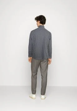 Marc O'Polo KENT COLLAR LONG SLEEVE ONE BIGGER CHEST POCKET - Hemd - Dark Navy | Herren 7 Marc O'Polo KENT COLLAR LONG SLEEVE ONE BIGGER CHEST POCKET - Hemd - Dark Navy | Herren -Marc O'Polo Verkäufe d15f0afa979640bb9b3100944421576c