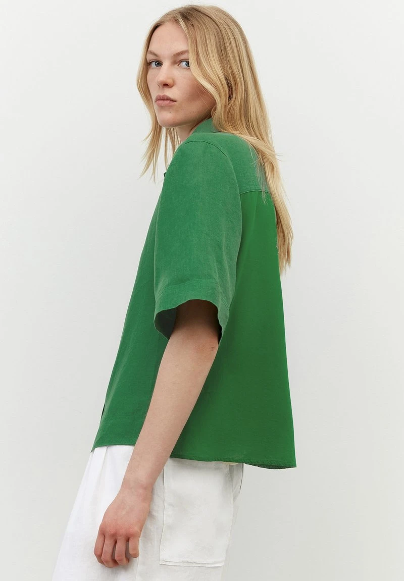 Marc O'Polo WAISTED POLO SHAPE SHORT SLEEVE PATCHED - Hemdbluse - Preppy Green | Damen 4 Marc O'Polo WAISTED POLO SHAPE SHORT SLEEVE PATCHED - Hemdbluse - Preppy Green | Damen – Bild 4