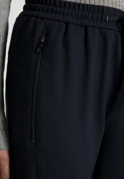 Marc O'Polo PANTS LONTTA FIT ANKLE LENGTH CUTLINES ZIPPER POCKETS - Jogginghose - Deep Blue Sea | Damen 9 Marc O'Polo PANTS LONTTA FIT ANKLE LENGTH CUTLINES ZIPPER POCKETS - Jogginghose - Deep Blue Sea | Damen -Marc O'Polo Verkäufe da127bf9ea994de39b9d06be9f1c4ed7