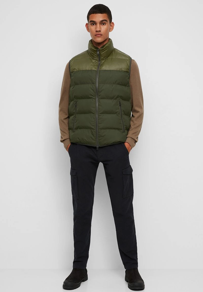 Marc O'Polo Herren MIT THERMORE® ECODOWN®-FÜLLUNG - Weste - Burnt Leaf 2 Marc O'Polo Herren MIT THERMORE® ECODOWN®-FÜLLUNG - Weste - Burnt Leaf – Bild 2