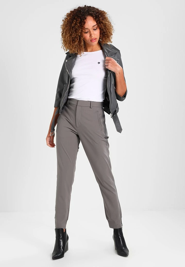 Marc O'Polo SHORT SLEEVE BOAT NECK - T-Shirt Basic - White | Damen 2 Marc O'Polo SHORT SLEEVE BOAT NECK - T-Shirt Basic - White | Damen – Bild 2