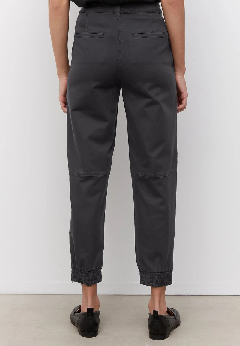 Marc O'Polo IM JOGGPANTS STIL AUS SOFTEM STRETCH - Stoffhose - Deep Sky | Damen 3 Marc O'Polo IM JOGGPANTS STIL AUS SOFTEM STRETCH - Stoffhose - Deep Sky | Damen – Bild 3