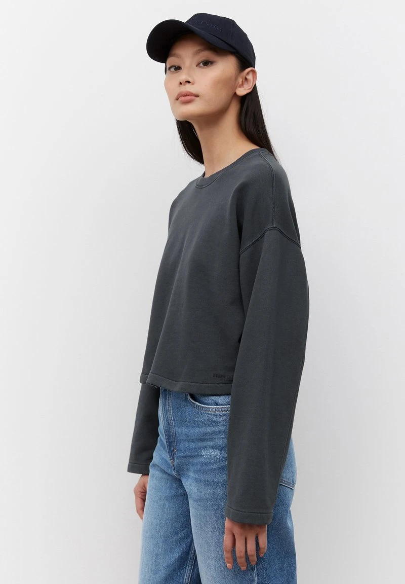 Marc O'Polo CROPPED AUS REINER QUALITÄ - Sweatshirt - Deep Sky | Damen 4 Marc O'Polo CROPPED AUS REINER QUALITÄ - Sweatshirt - Deep Sky | Damen – Bild 4