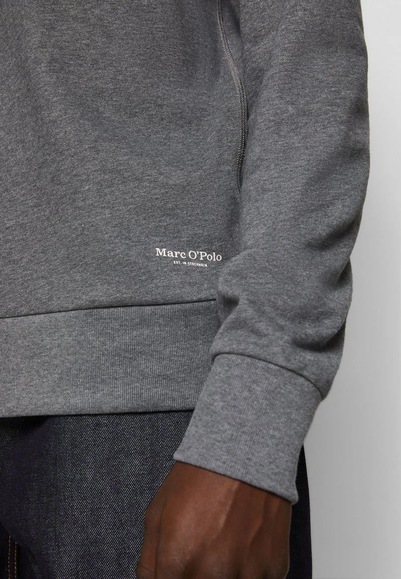Marc O'Polo Sweatshirt - Nordic Grey Melange | Herren 6 Marc O'Polo Sweatshirt - Nordic Grey Melange | Herren – Bild 6