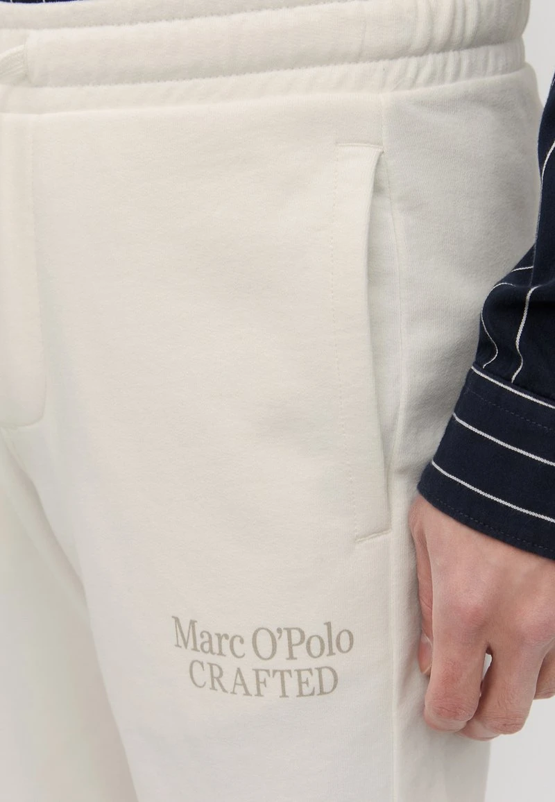 Marc O'Polo FRONT AND BACK POCKETS PLACED PRINT - Jogginghose - Silver Fern | Herren 4 Marc O'Polo FRONT AND BACK POCKETS PLACED PRINT - Jogginghose - Silver Fern | Herren – Bild 4